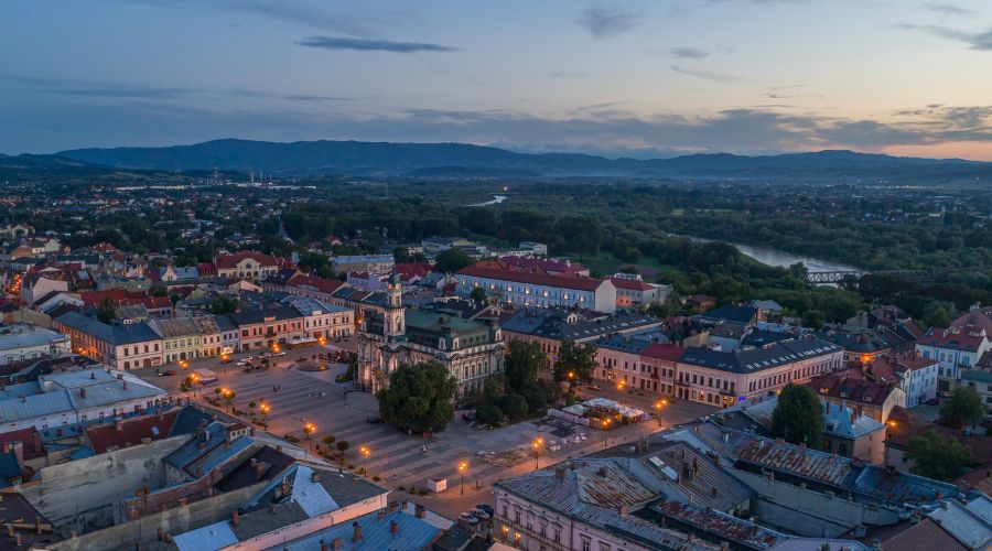 Nowy Sącz, Poland (24 µg/m3)