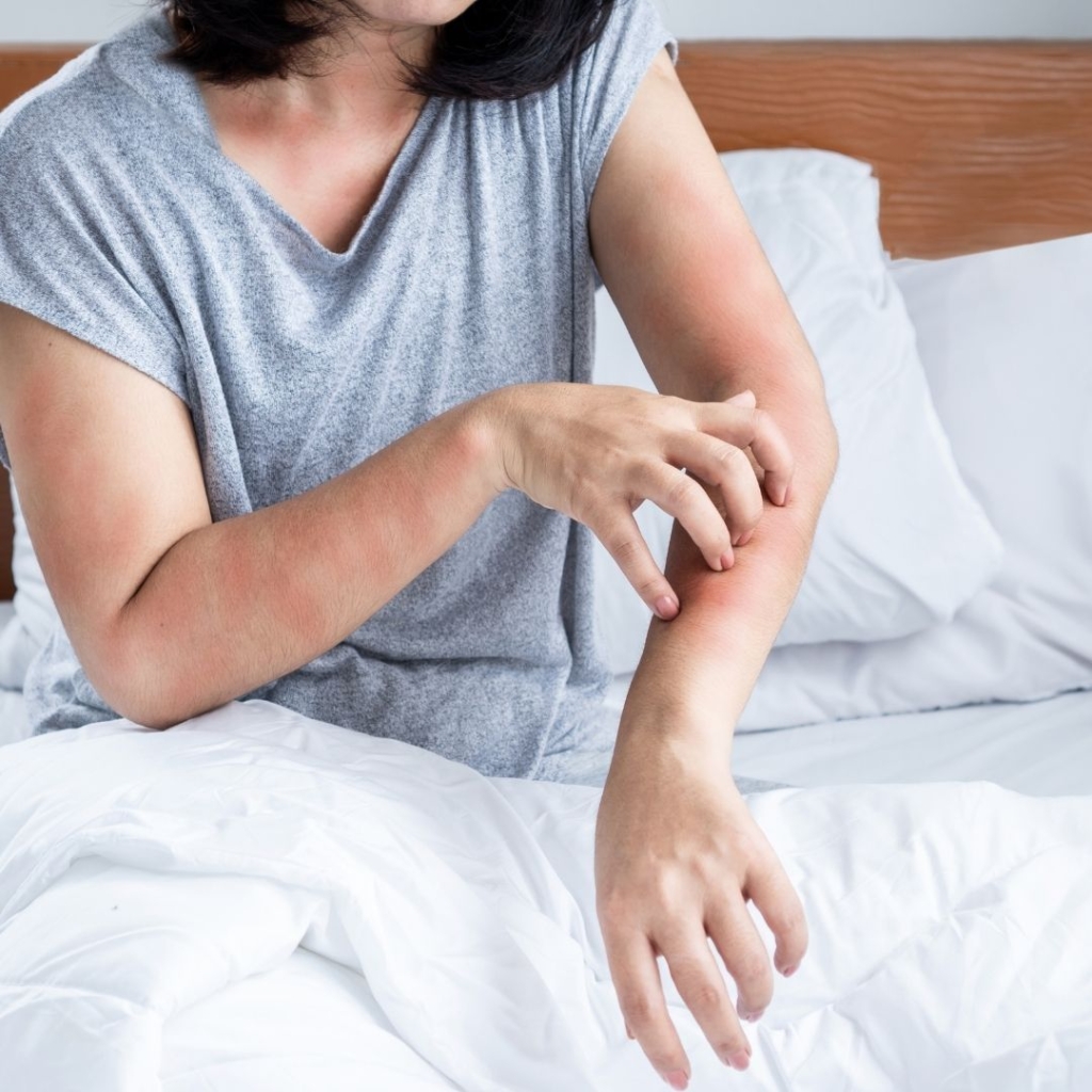 air purifiers can help reduce sneezing, congestion, and other allergy symptoms.