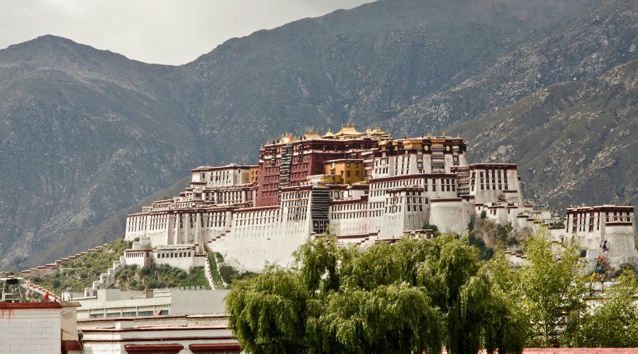 Lhasa, one of the least polluted cities in china
